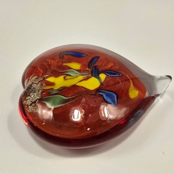 Red Heart Glass Paperweight with Iris Flowers and Gold 4" EUC‎ - Picture 5 of 9